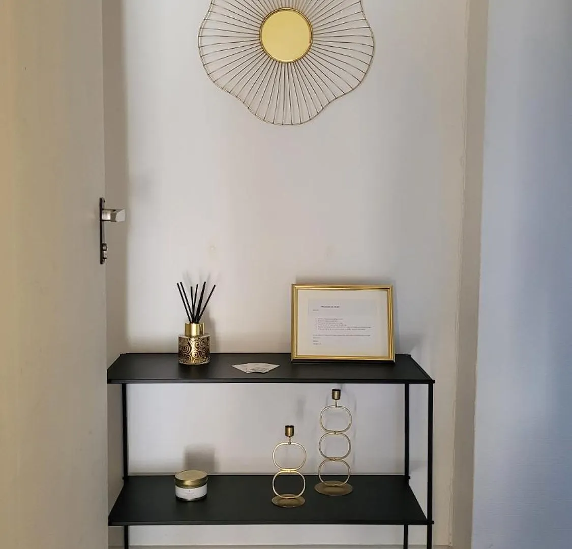 Appartement La Loge De Madame Soleil à Orange  0*, Orange (Vaucluse) France